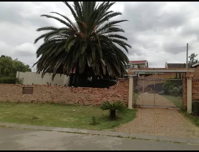 3 BEDROOM HOUSE FOR SALE IN LINDHAVEN